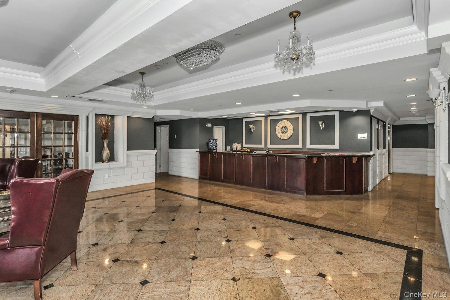 #4 photo, 242 MAPLE Avenue, ナッソー郡 Westbury , NY 11590