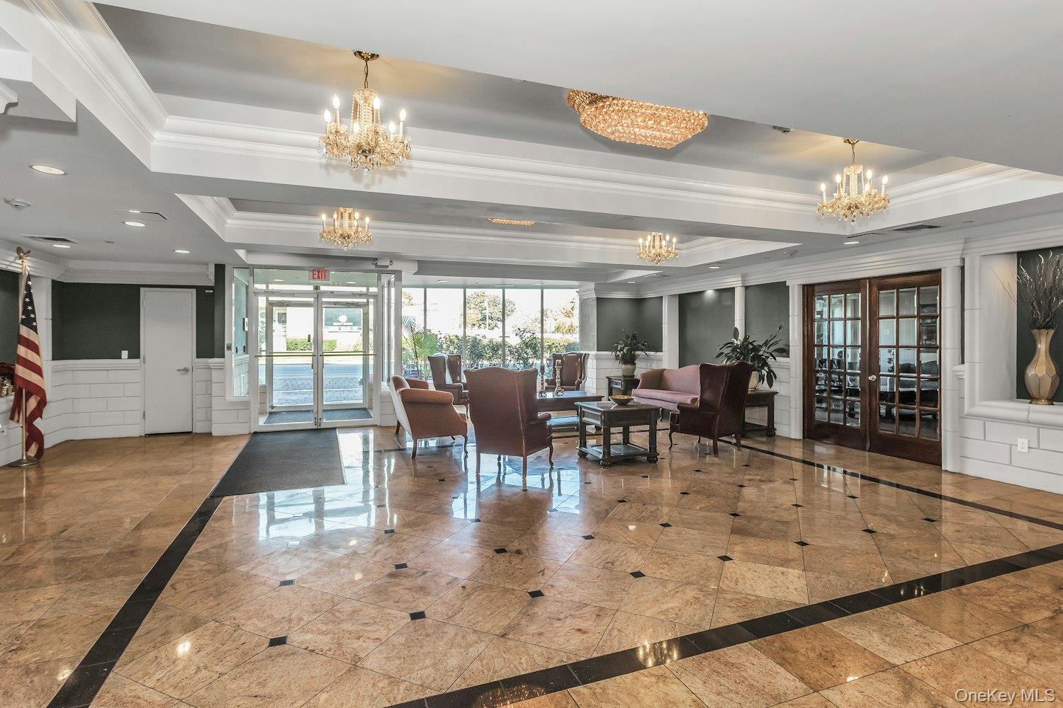 #5 photo, 242 MAPLE Avenue, ナッソー郡 Westbury , NY 11590