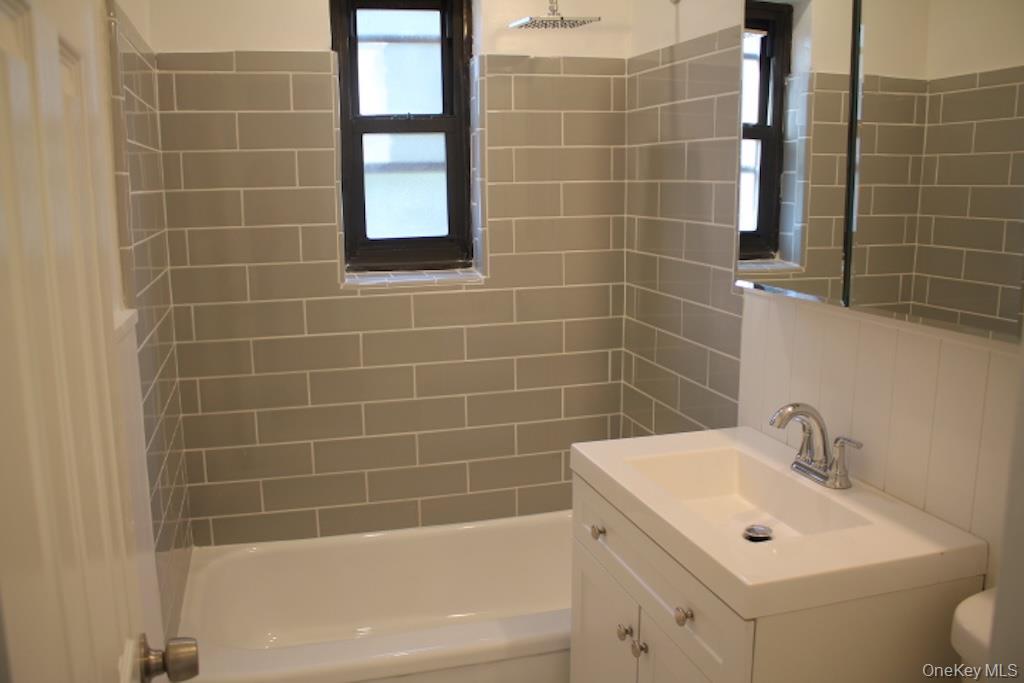 #17 photo, 61 White Oak, New Rochelle , NY 10801