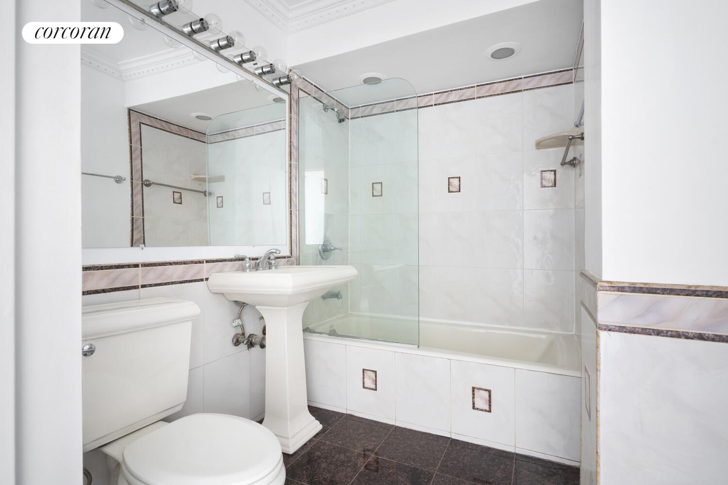 #8 photo, 133 BARROW Street, West Village , NY 10014