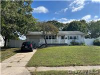 #13 photo, 189 Whitetail Lane, Central Islip , NY 11722