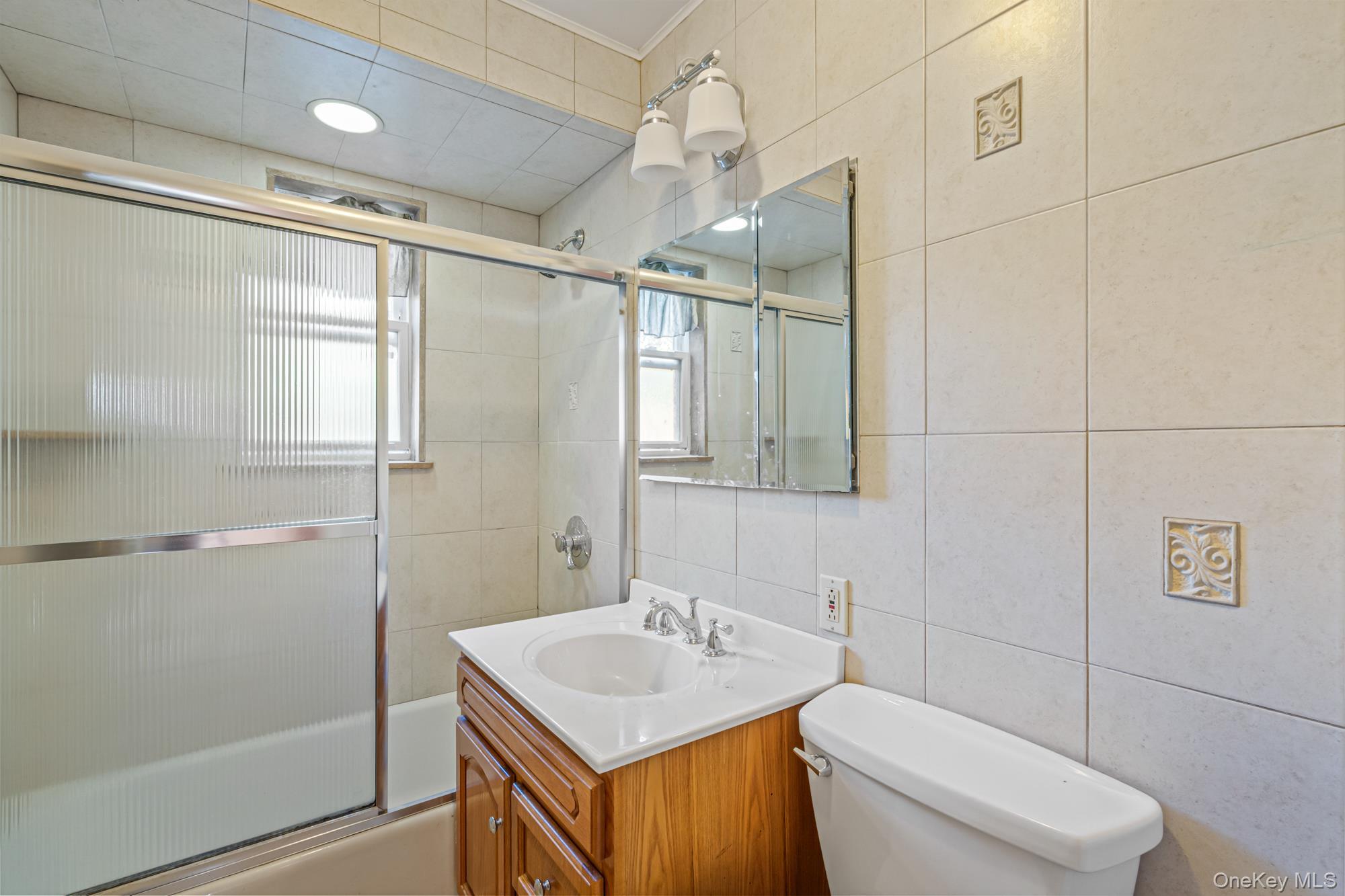 #6 photo, 58-15 Clearview Expressway, Bayside , NY 11364