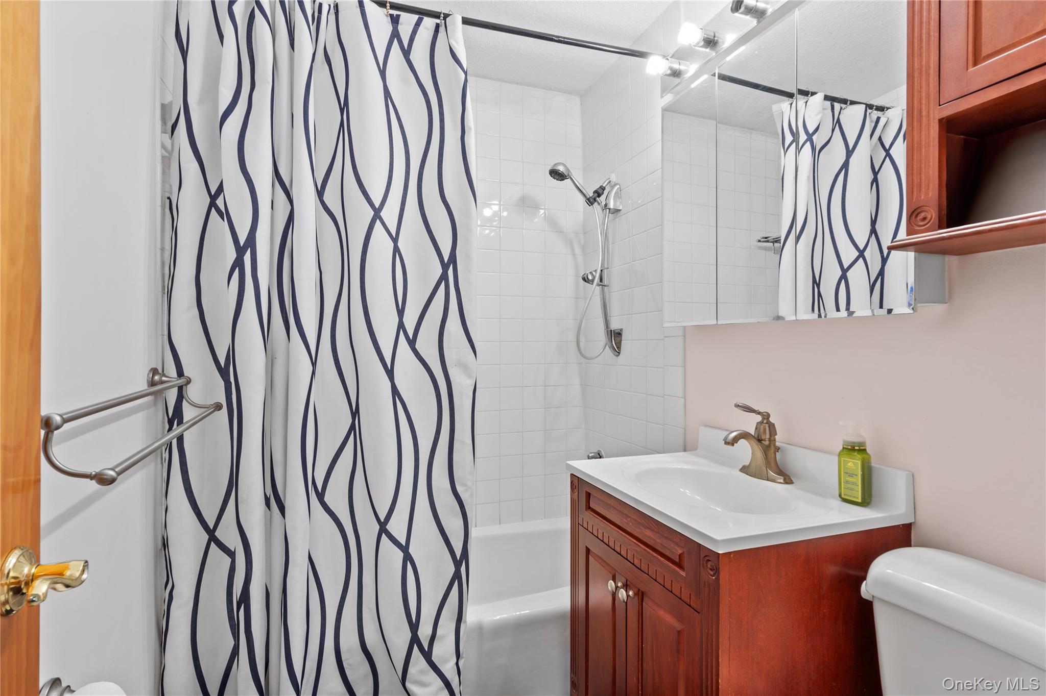 #8 photo, 118-18 UNION Turnpike, クイーンズ区 Kew Gardens , NY 11415