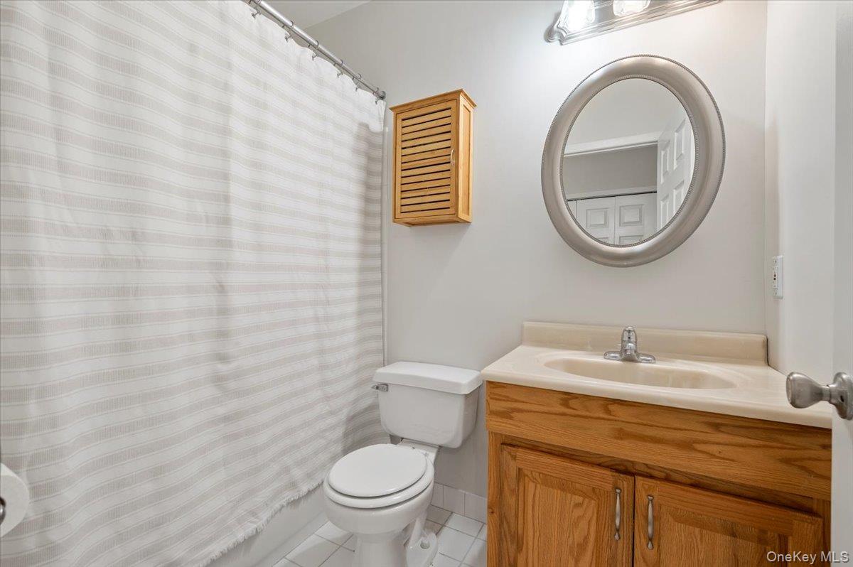 #16 photo, 75 Eric Drive, サフォーク郡 Middle Island , NY 11953