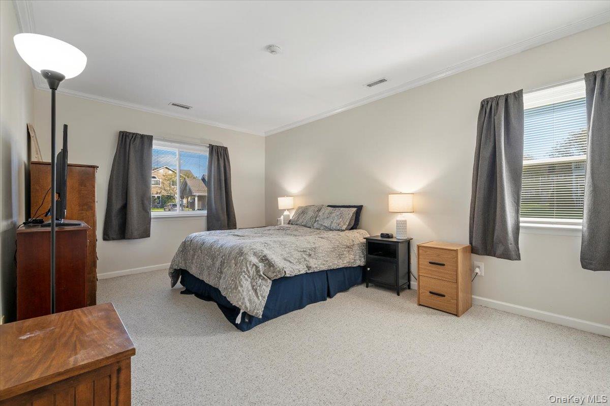 #17 photo, 75 Eric Drive, サフォーク郡 Middle Island , NY 11953