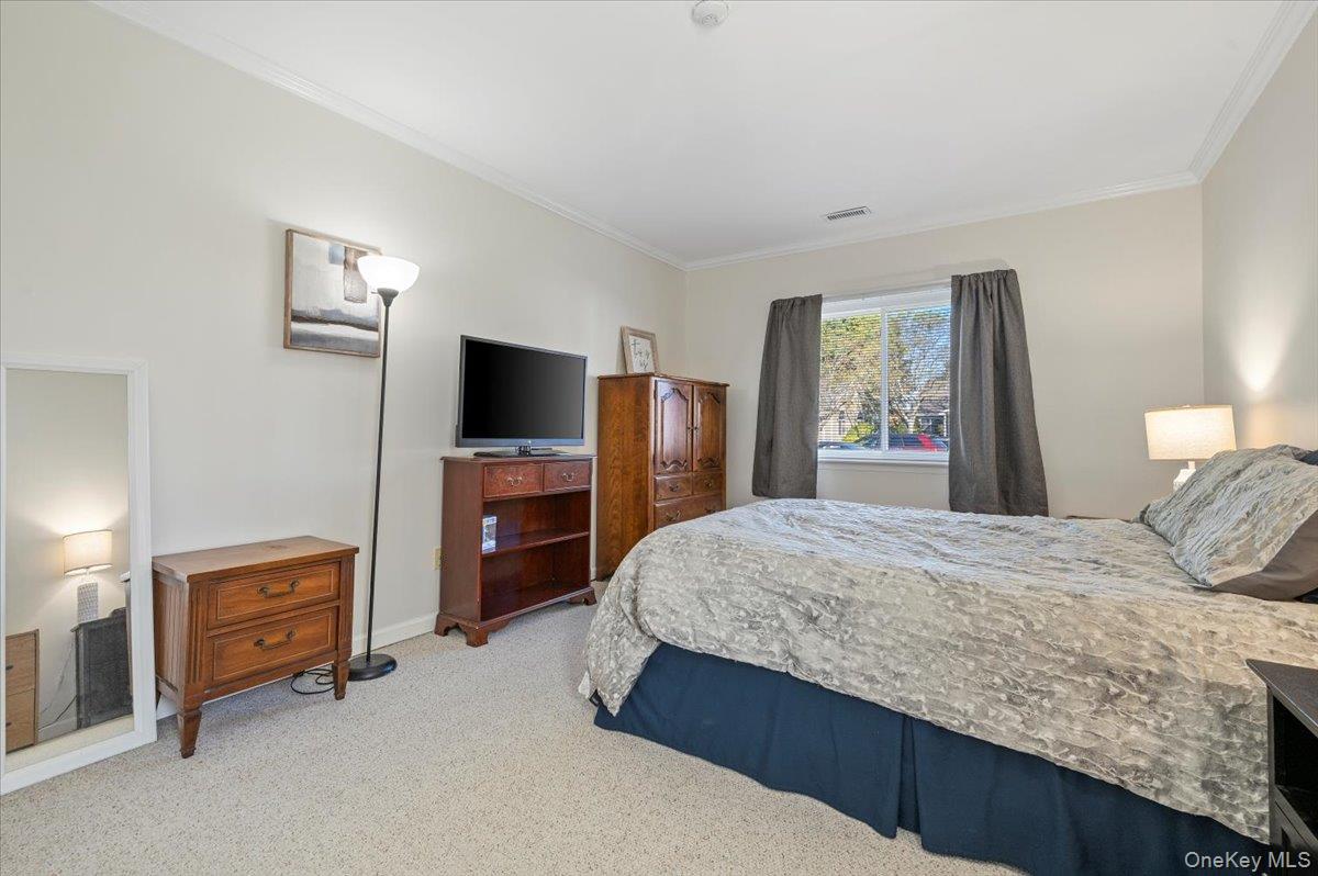 #18 photo, 75 Eric Drive, サフォーク郡 Middle Island , NY 11953