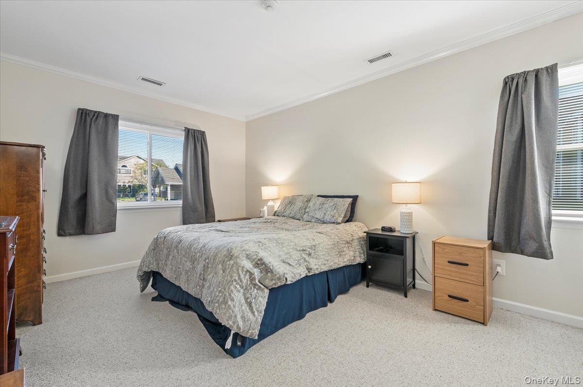 #19 photo, 75 Eric Drive, サフォーク郡 Middle Island , NY 11953