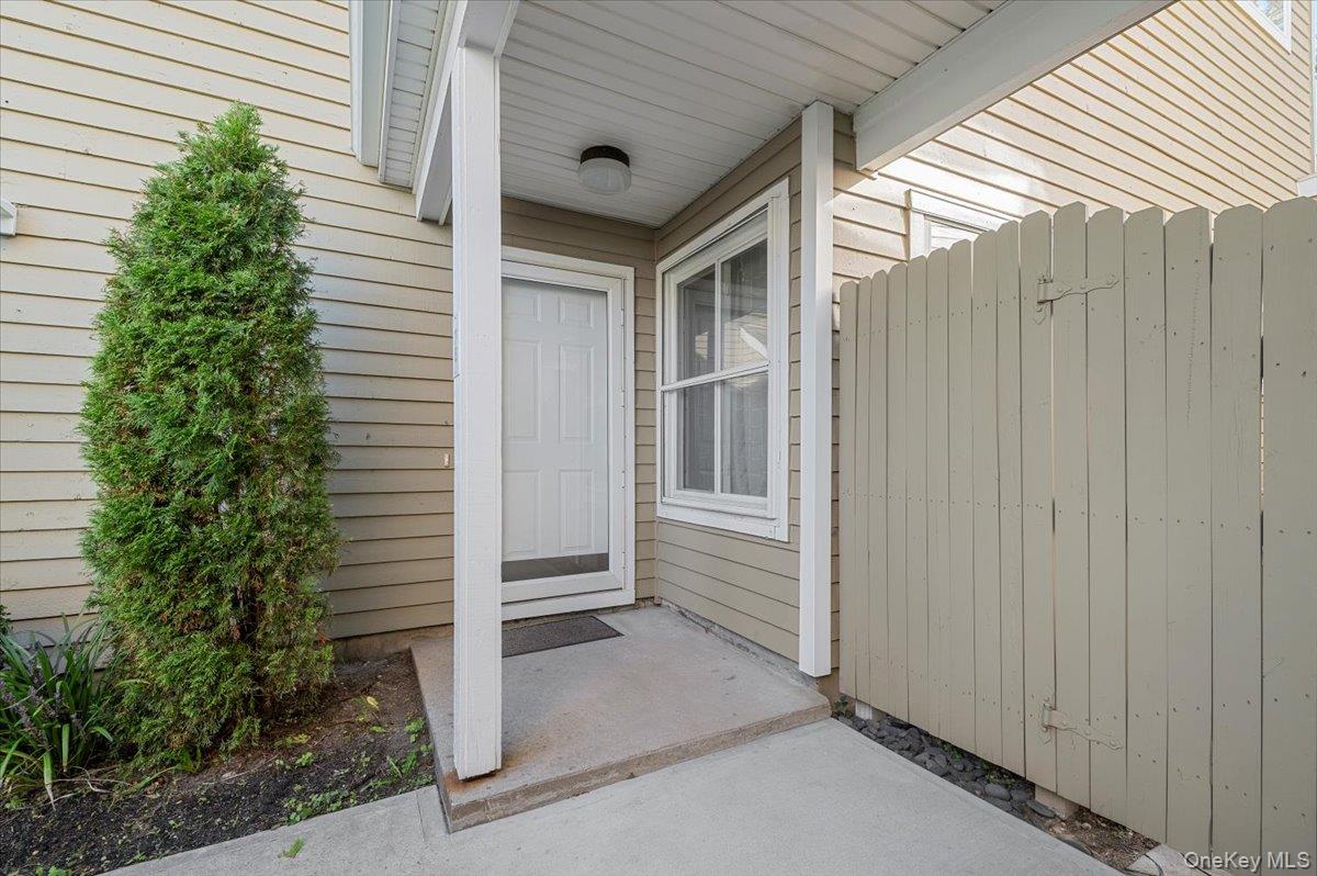 #2 photo, 75 Eric Drive, サフォーク郡 Middle Island , NY 11953