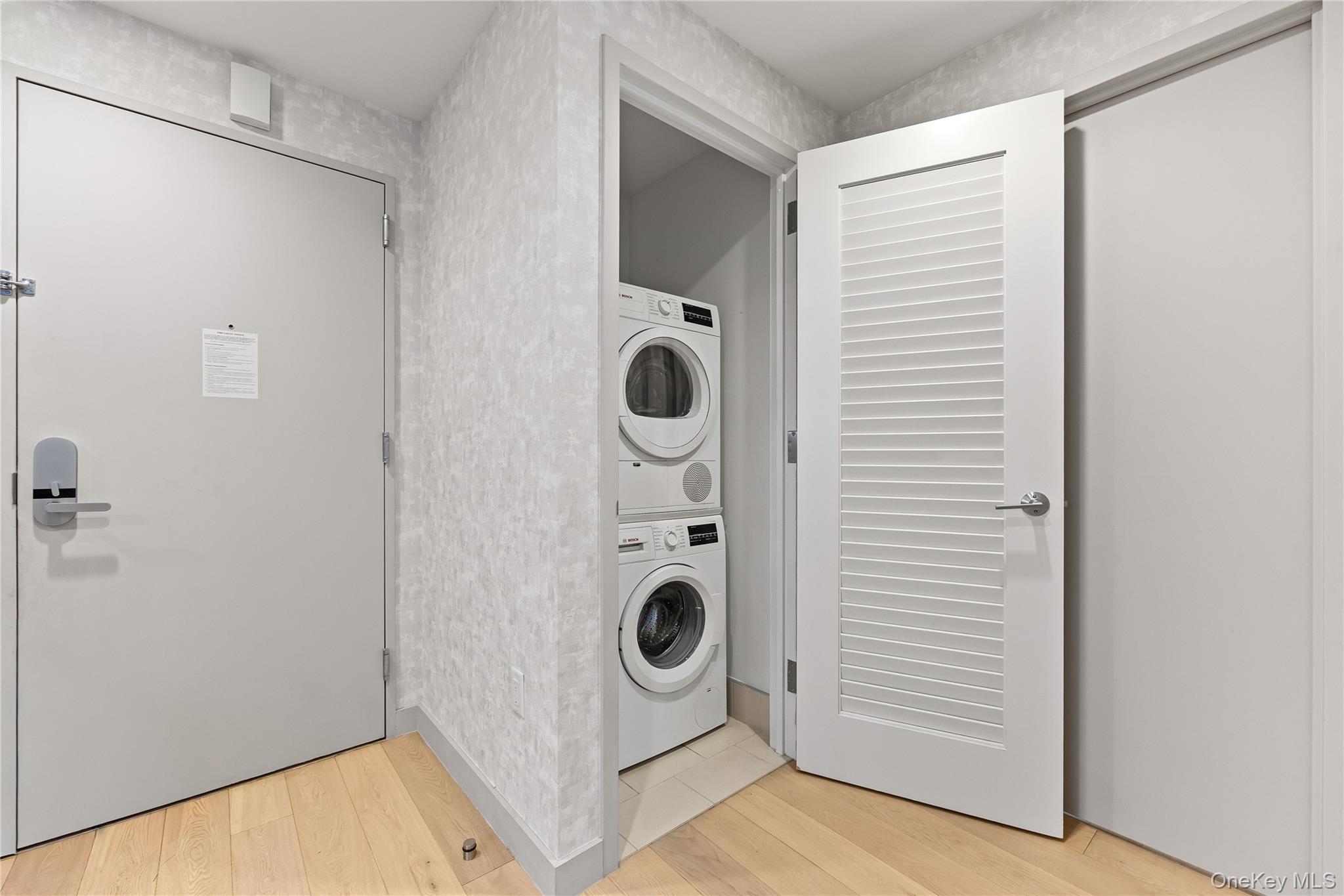 #17 photo, 131-01 40th Road, クイーンズ区 Flushing , NY 11354