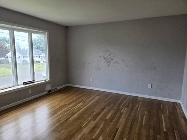 #7 photo, 22 ONeil Street, Troy , NY 12180