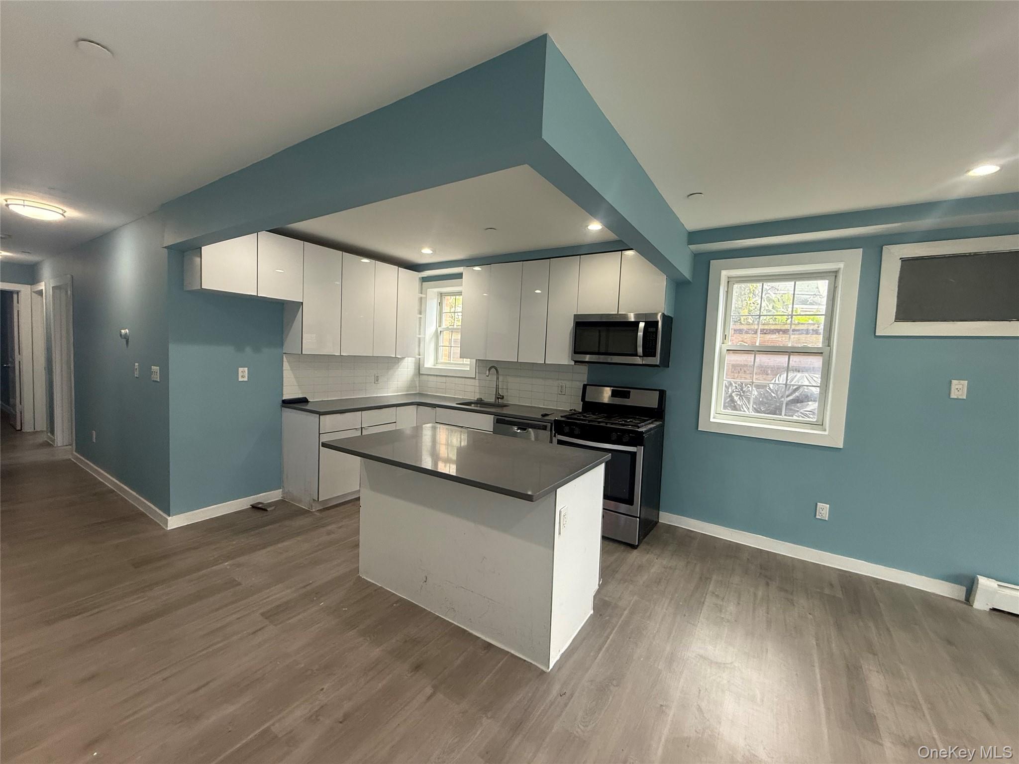 #1 photo, 188-27 Woodhull ave Avenue, Hollis , NY 11423