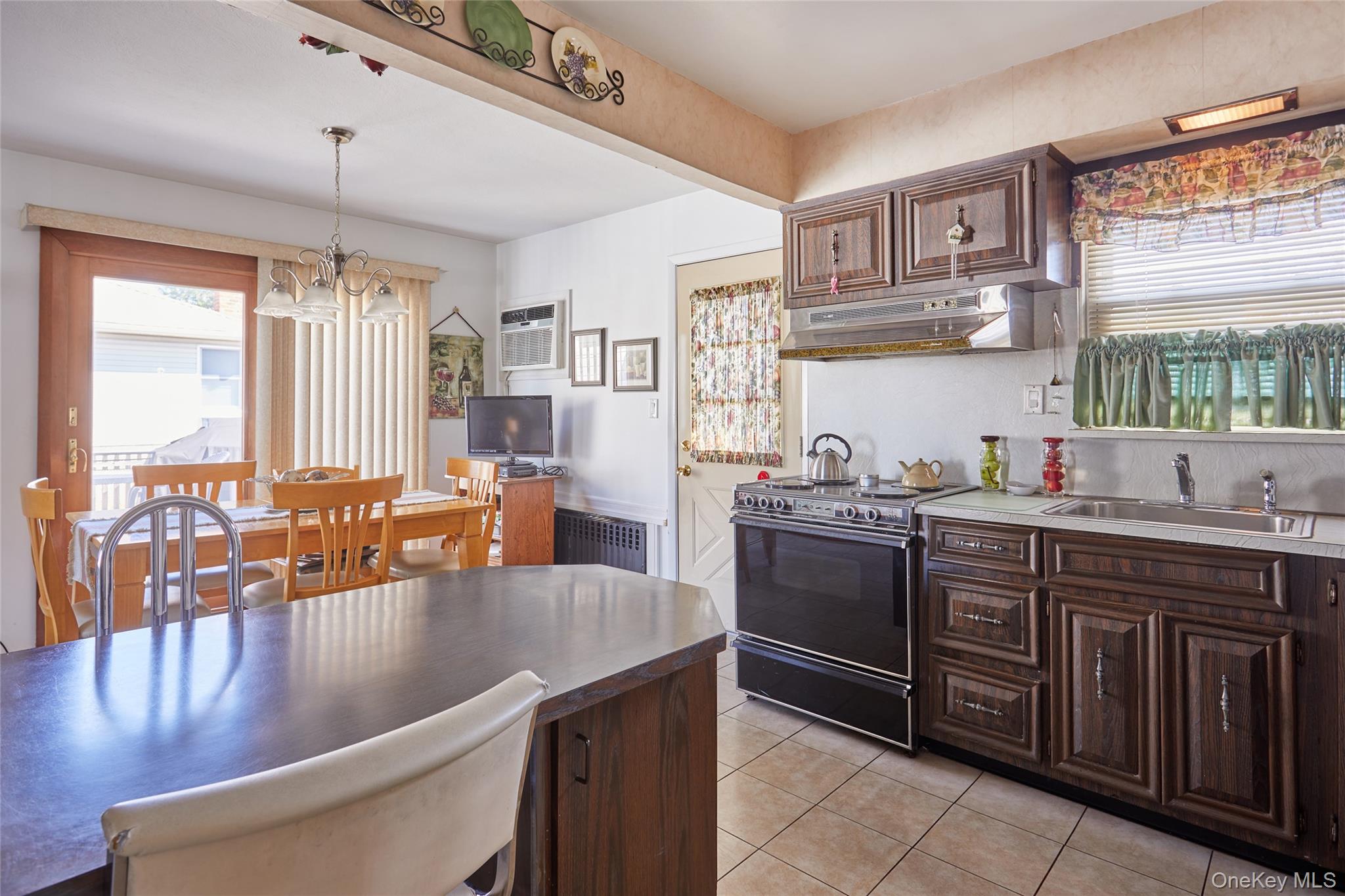 #10 photo, 3373 Lawrence Avenue, Oceanside , NY 11572