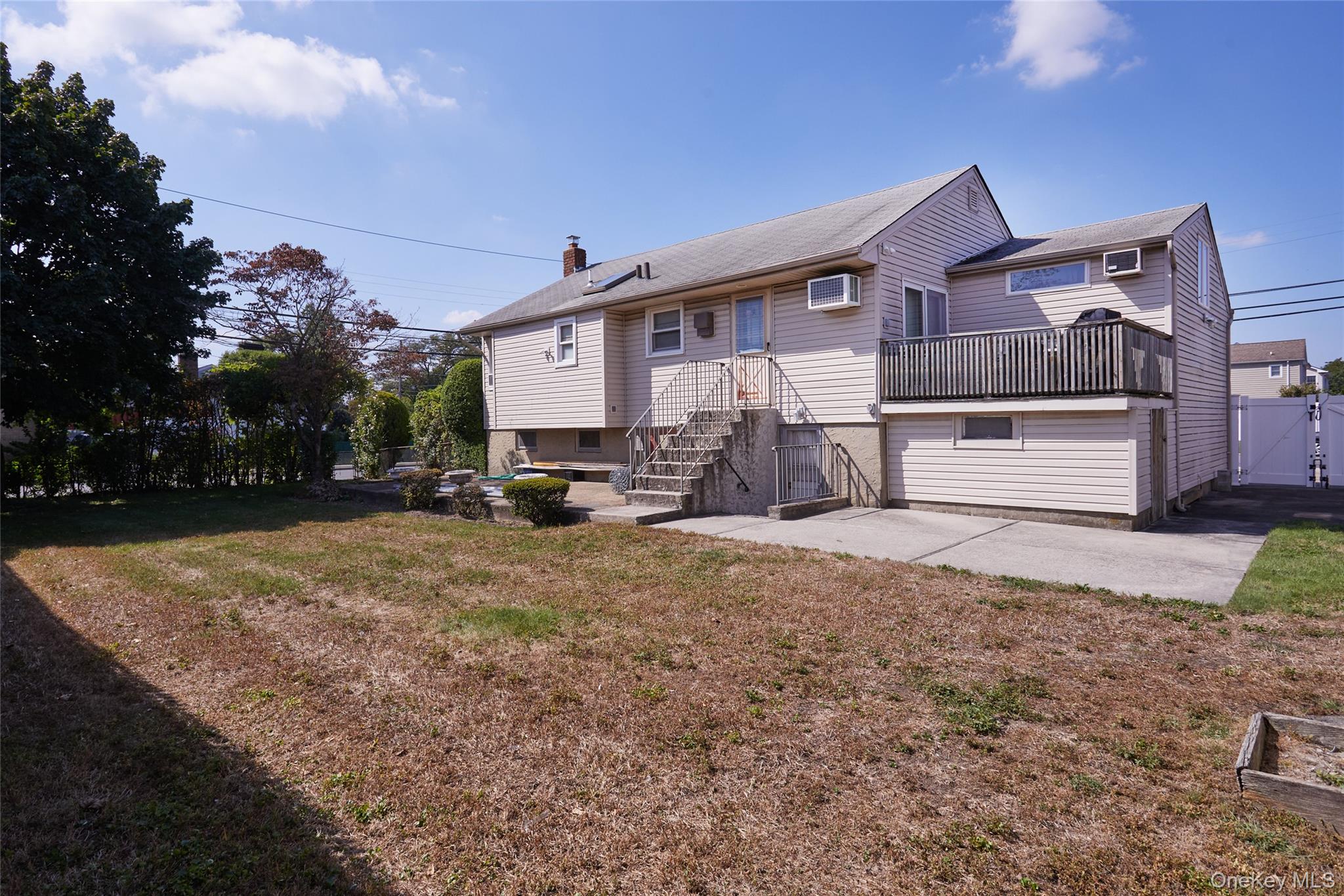 #19 photo, 3373 Lawrence Avenue, Oceanside , NY 11572