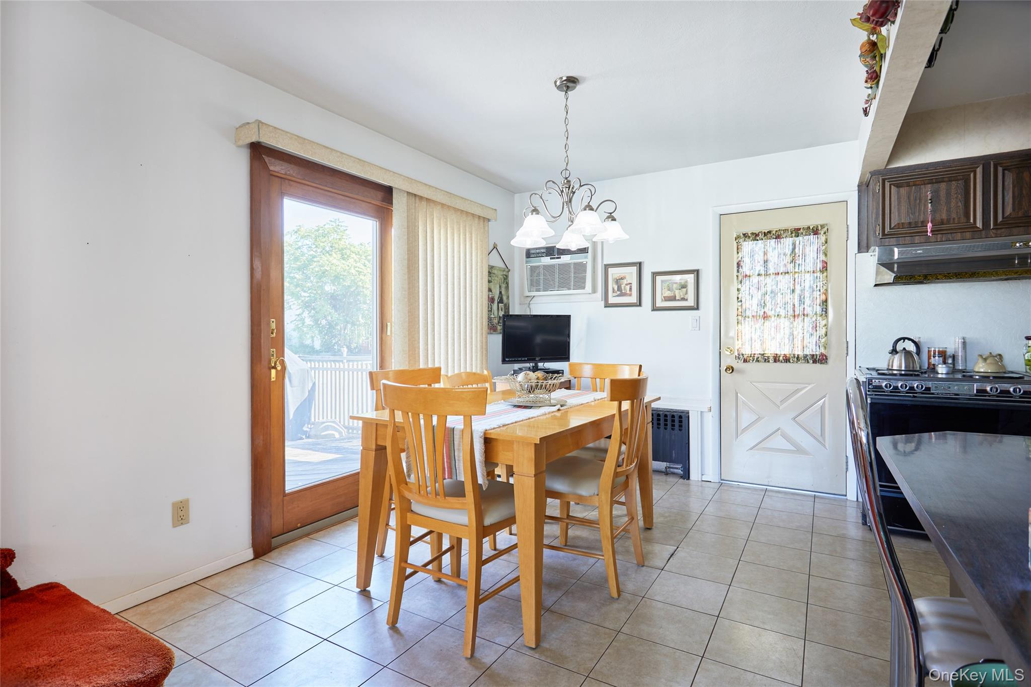 #7 photo, 3373 Lawrence Avenue, Oceanside , NY 11572