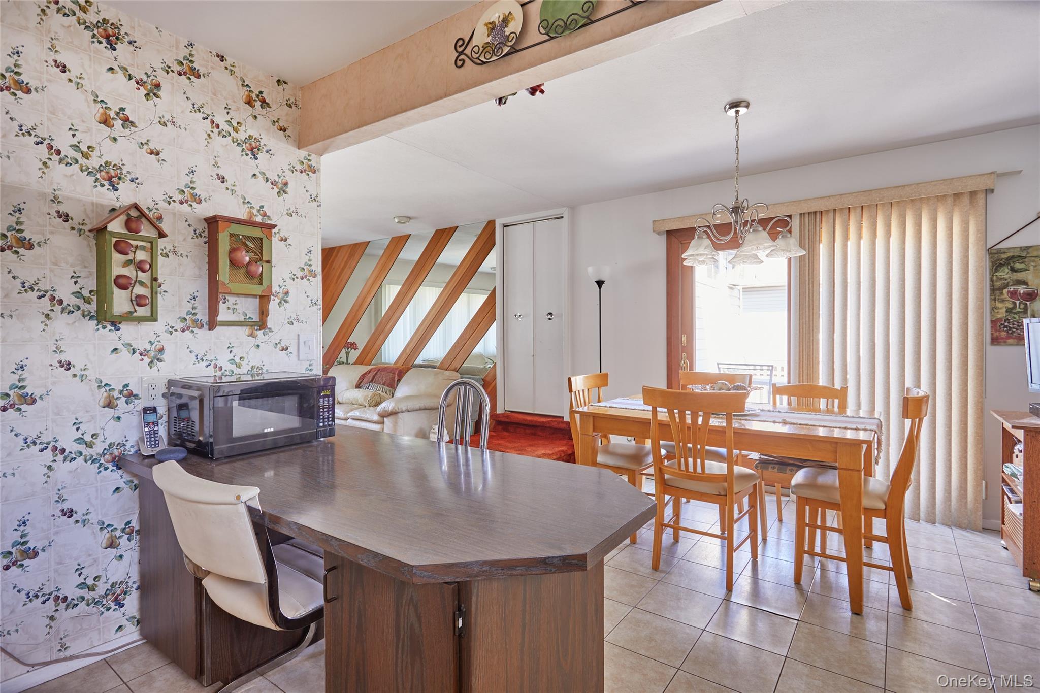 #8 photo, 3373 Lawrence Avenue, Oceanside , NY 11572