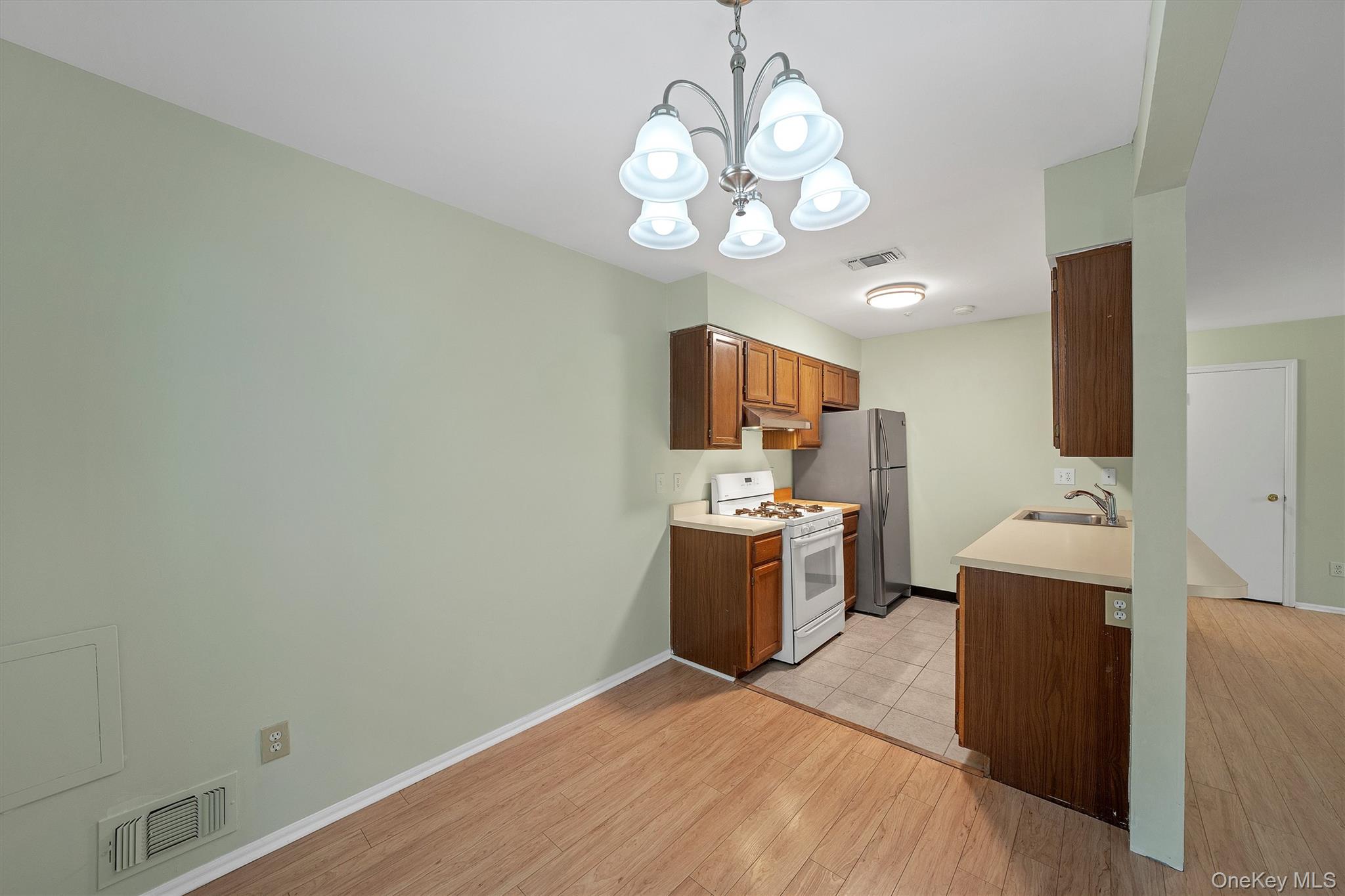 #11 photo, 29 The Rise, Warwick , NY 10990