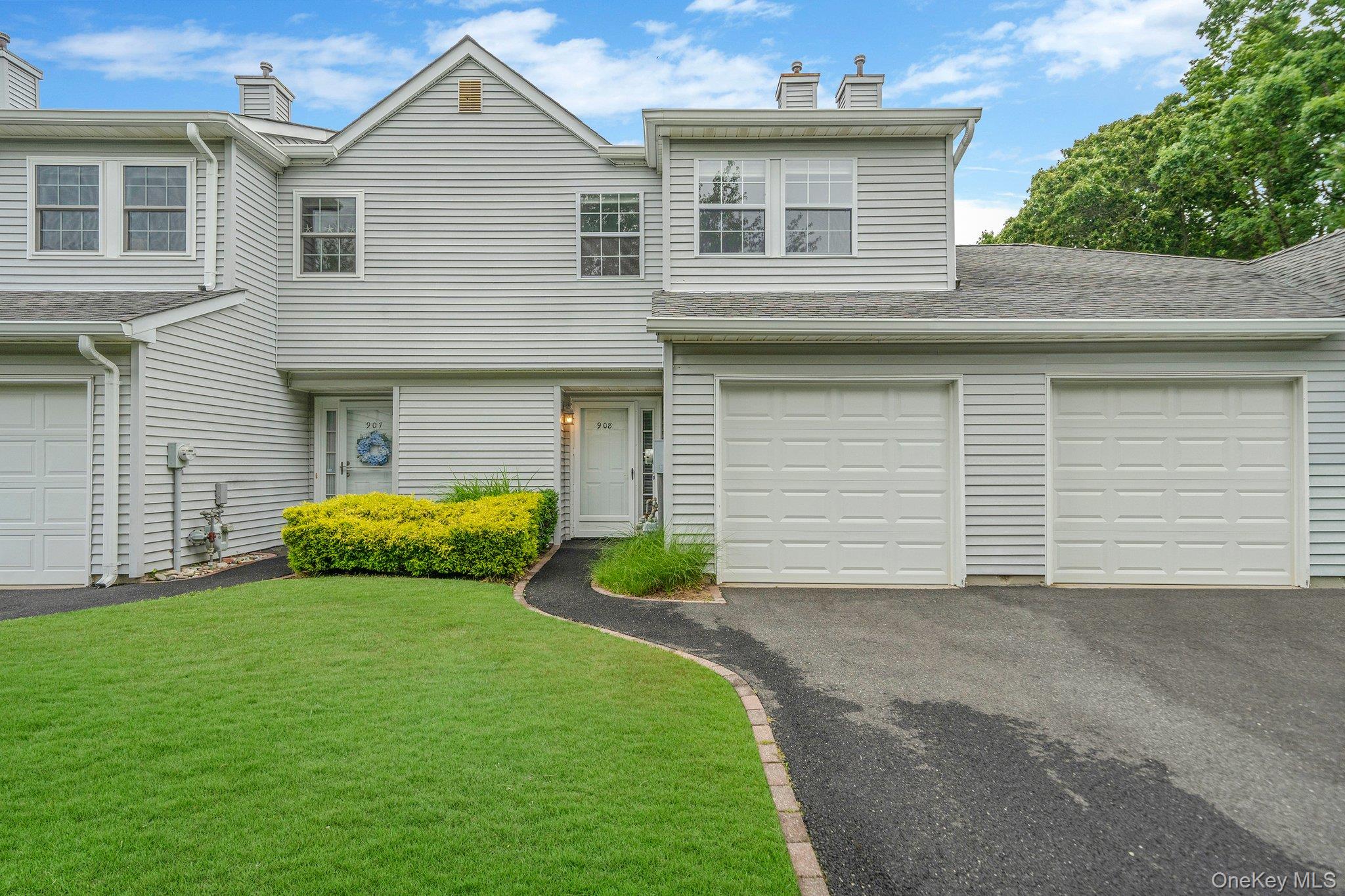 #1 photo, 908 Sara Circle, サフォーク郡 Port Jefferson Station , NY 11776