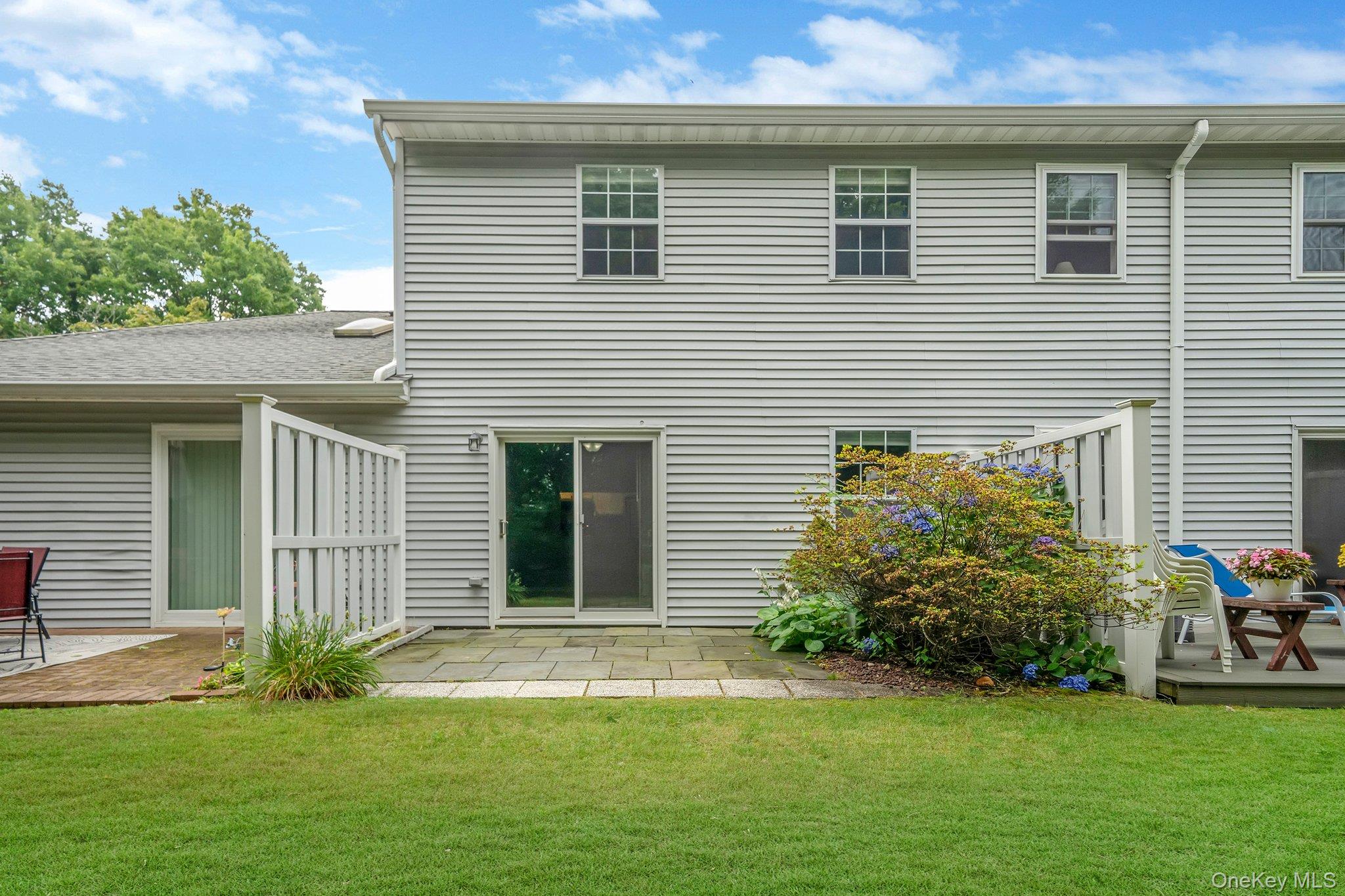 #17 photo, 908 Sara Circle, サフォーク郡 Port Jefferson Station , NY 11776