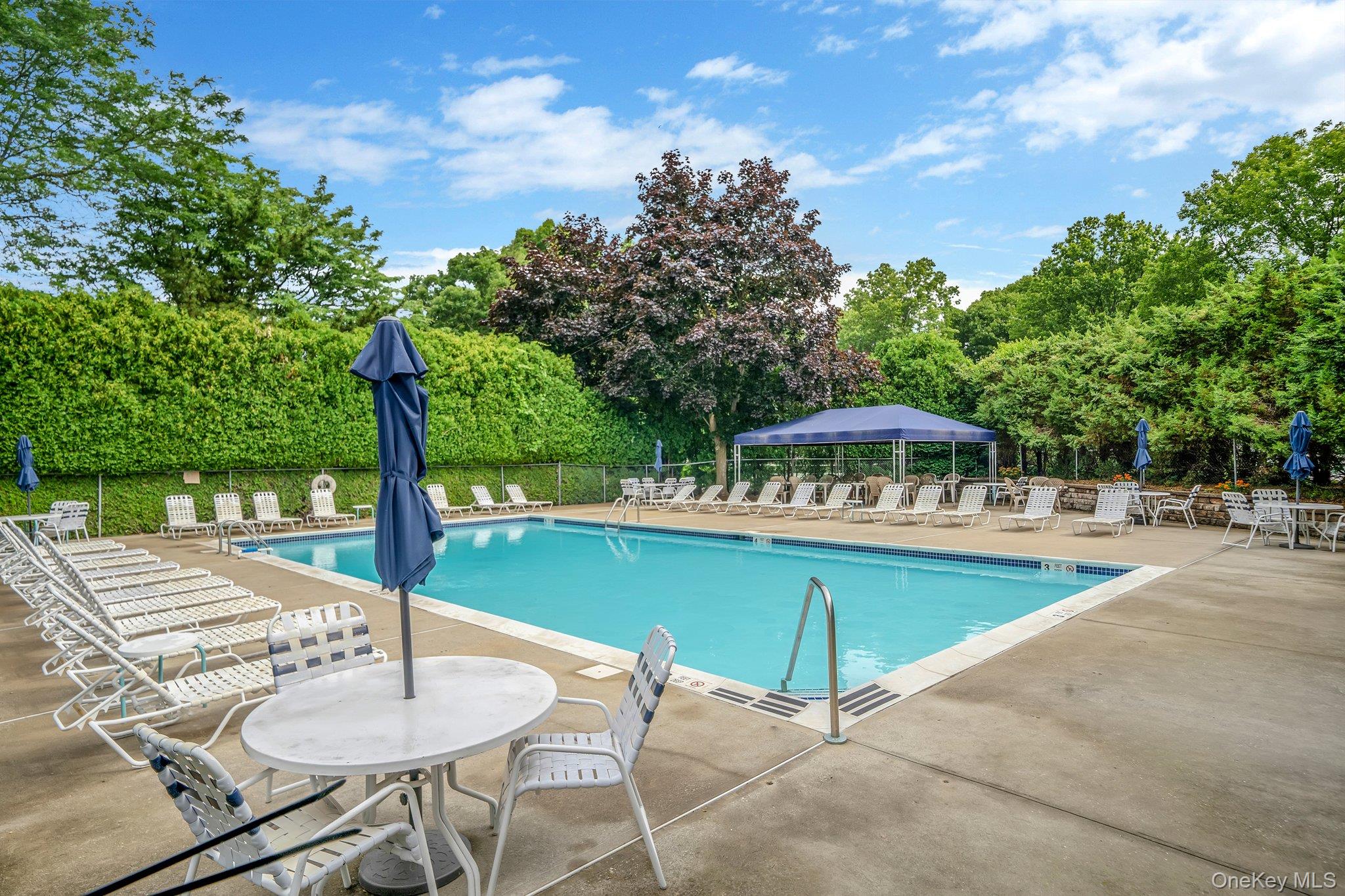 #18 photo, 908 Sara Circle, サフォーク郡 Port Jefferson Station , NY 11776