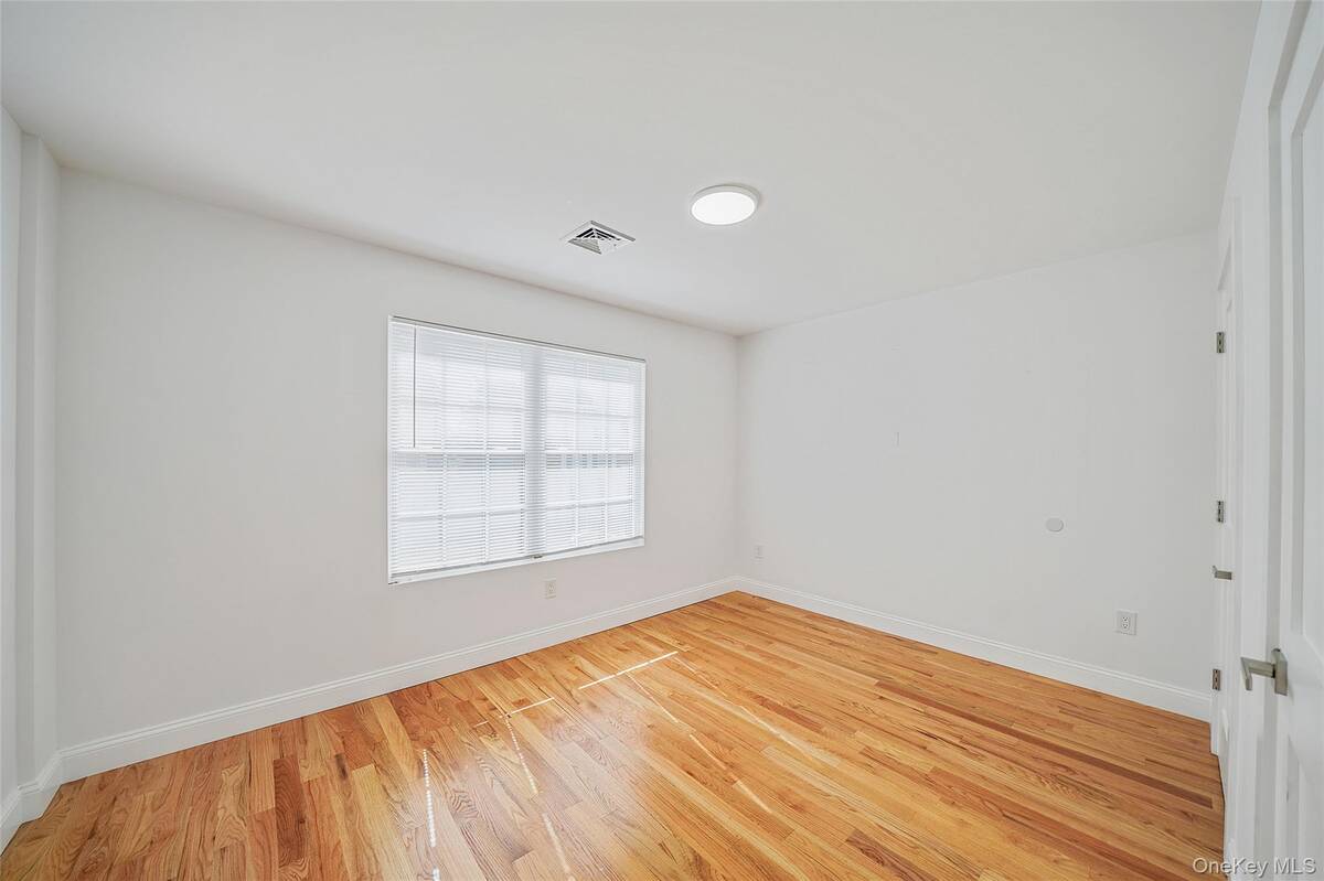 #15 photo, 41 Eldridge Avenue, Hempstead , NY 11550