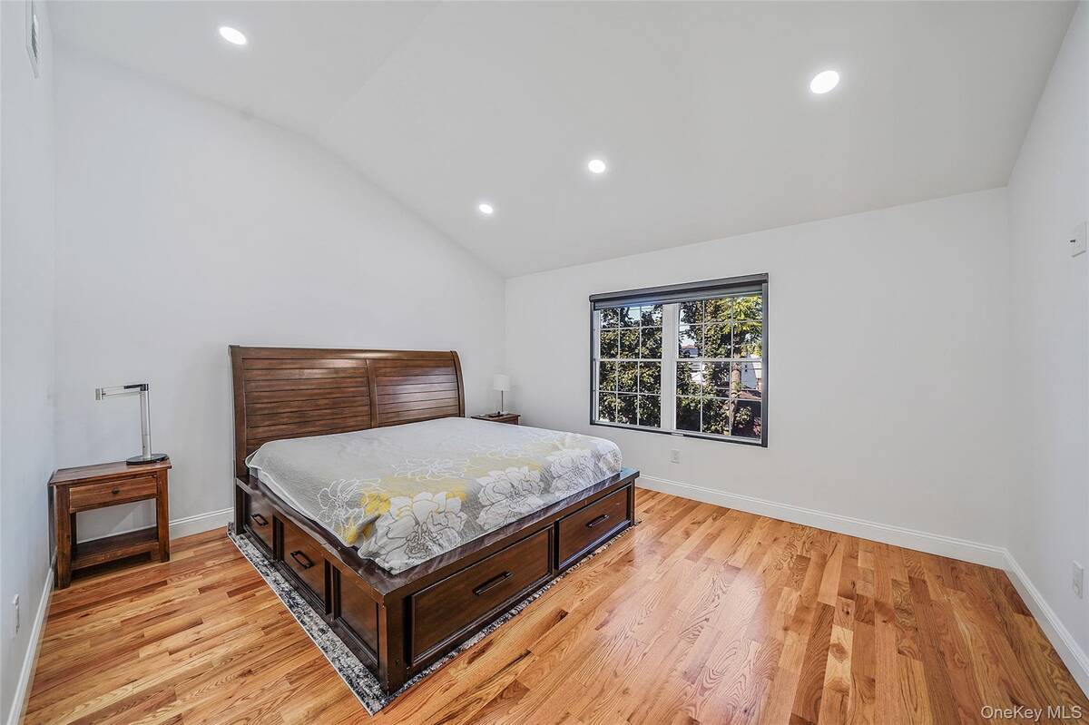 #17 photo, 41 Eldridge Avenue, Hempstead , NY 11550