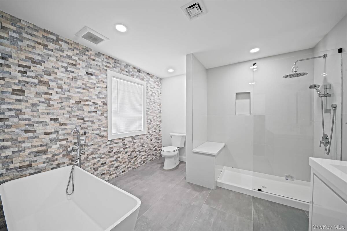 #19 photo, 41 Eldridge Avenue, Hempstead , NY 11550