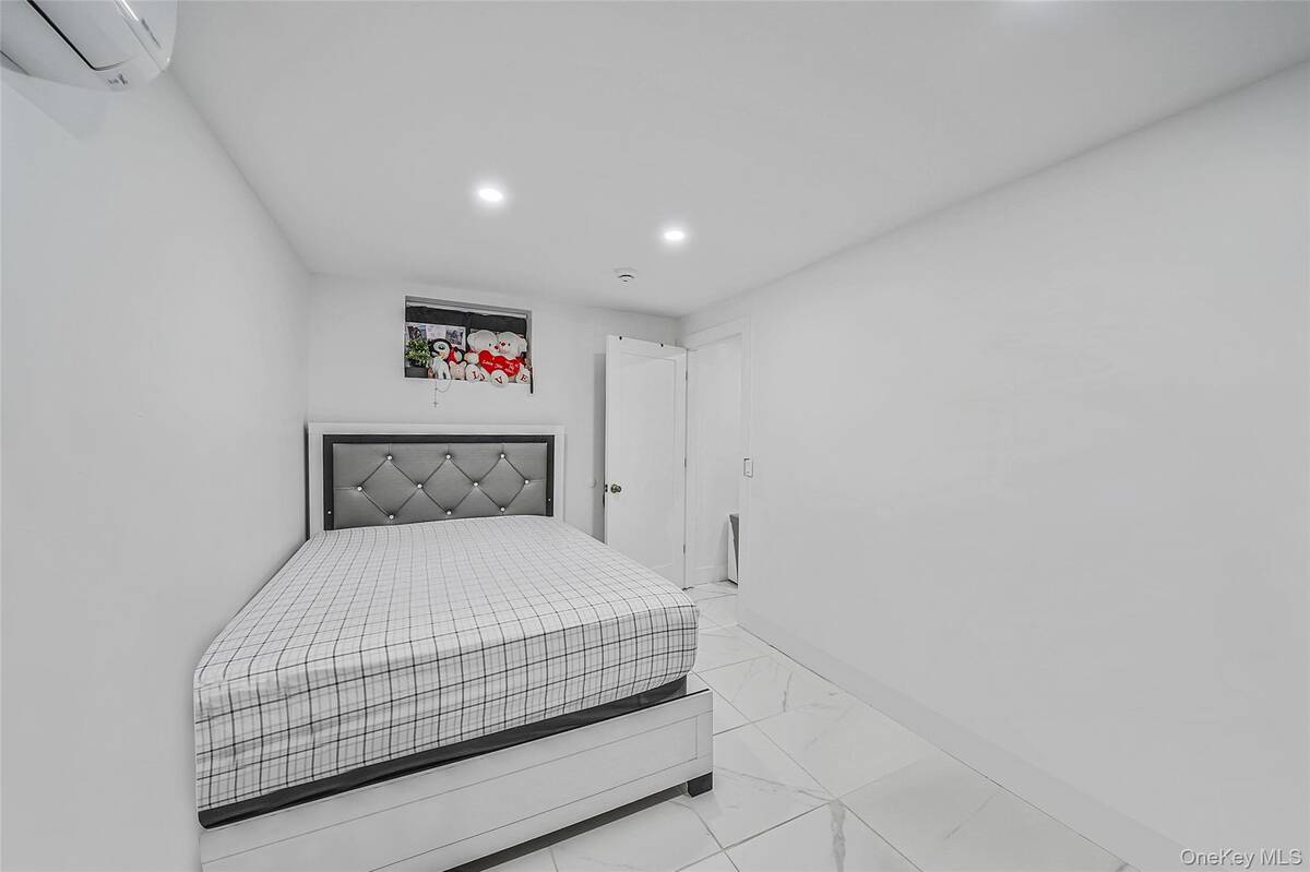 #29 photo, 41 Eldridge Avenue, Hempstead , NY 11550