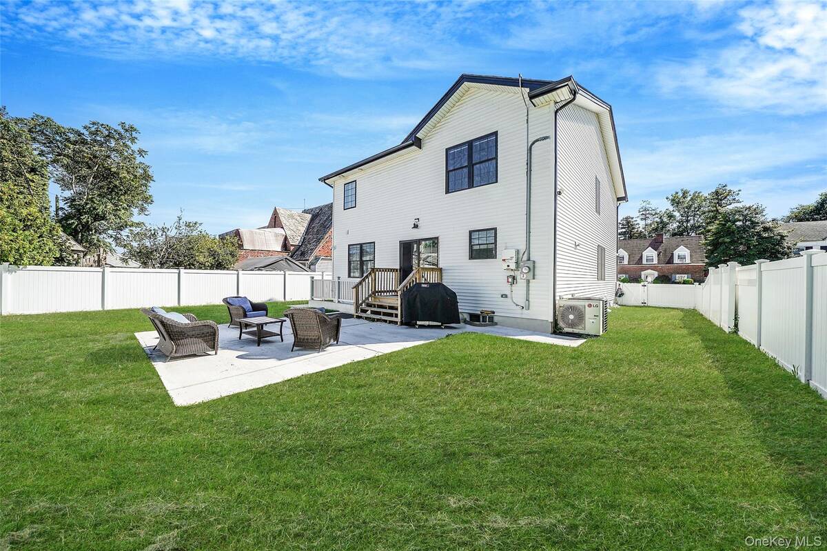 #35 photo, 41 Eldridge Avenue, Hempstead , NY 11550