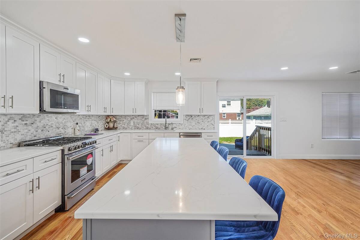 #8 photo, 41 Eldridge Avenue, Hempstead , NY 11550