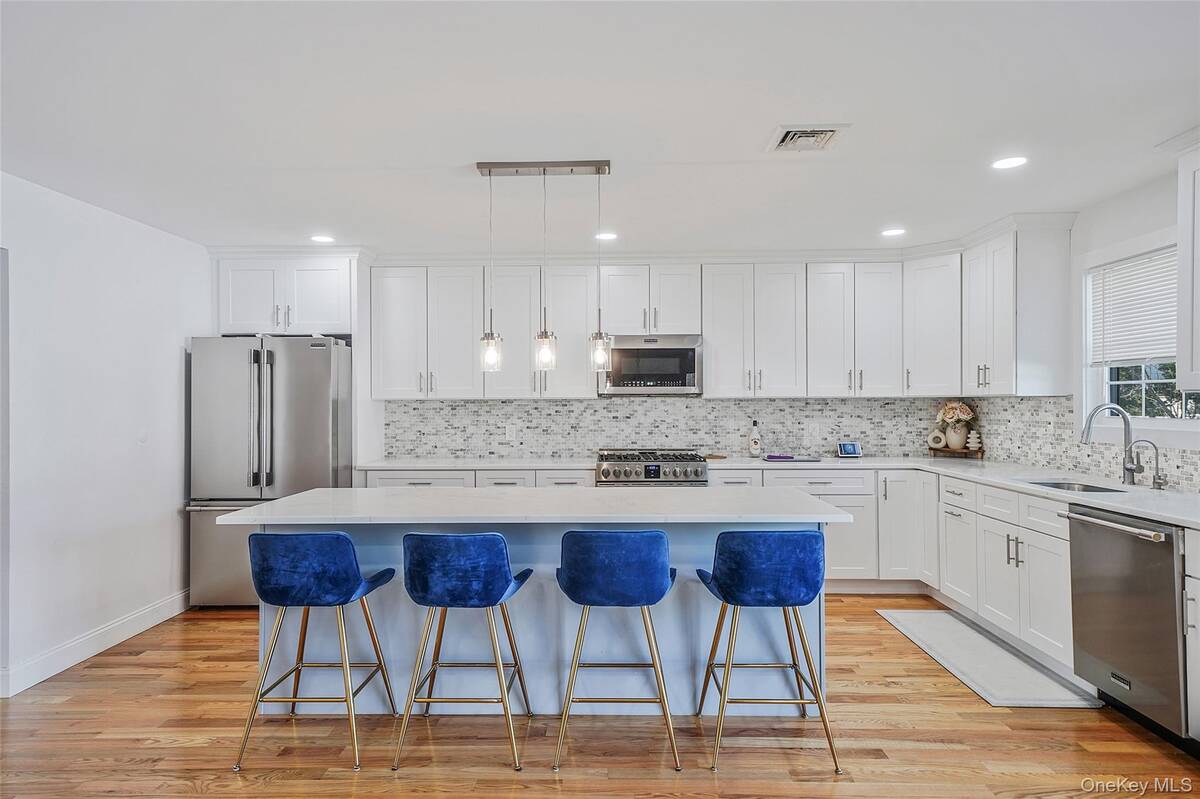 #9 photo, 41 Eldridge Avenue, Hempstead , NY 11550