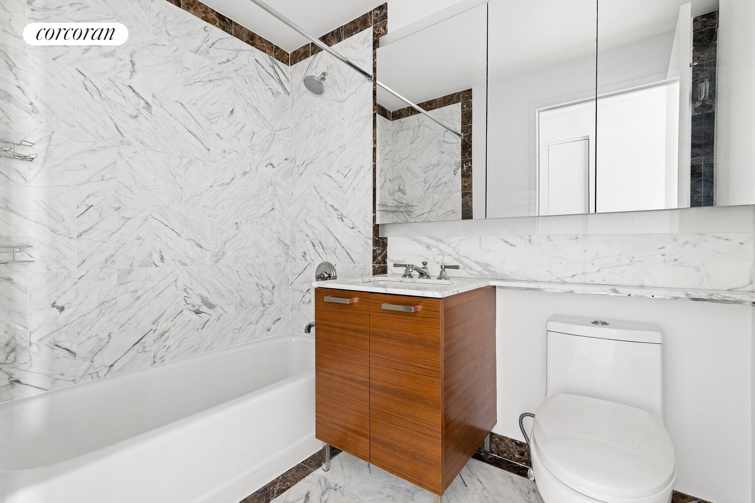 #10 photo, 415 MAIN Street, マンハッタン Roosevelt Island , NY 10044