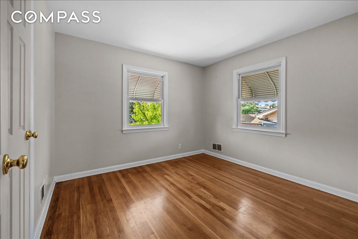 #23 photo, 100-14 159th Avenue, クイーンズ区 Old Howard Beach , NY 11414