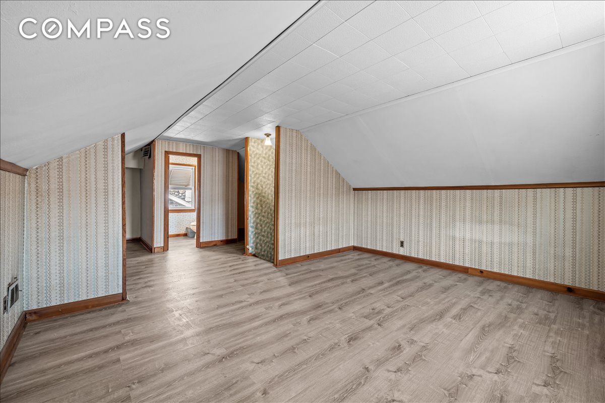 #25 photo, 100-14 159th Avenue, クイーンズ区 Old Howard Beach , NY 11414