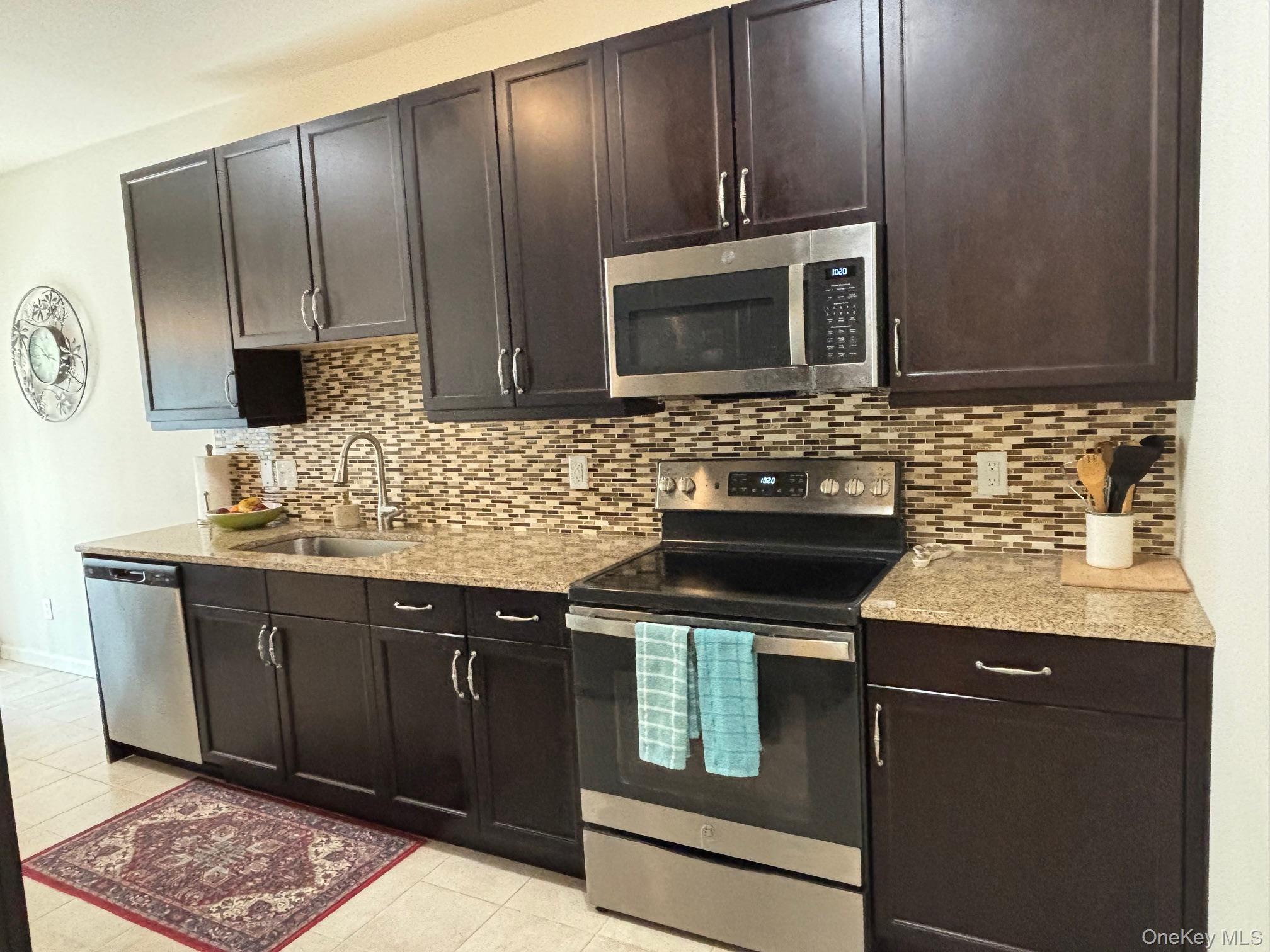 #14 photo, 41 Greentree Court, サフォーク郡 Shirley , NY 11967