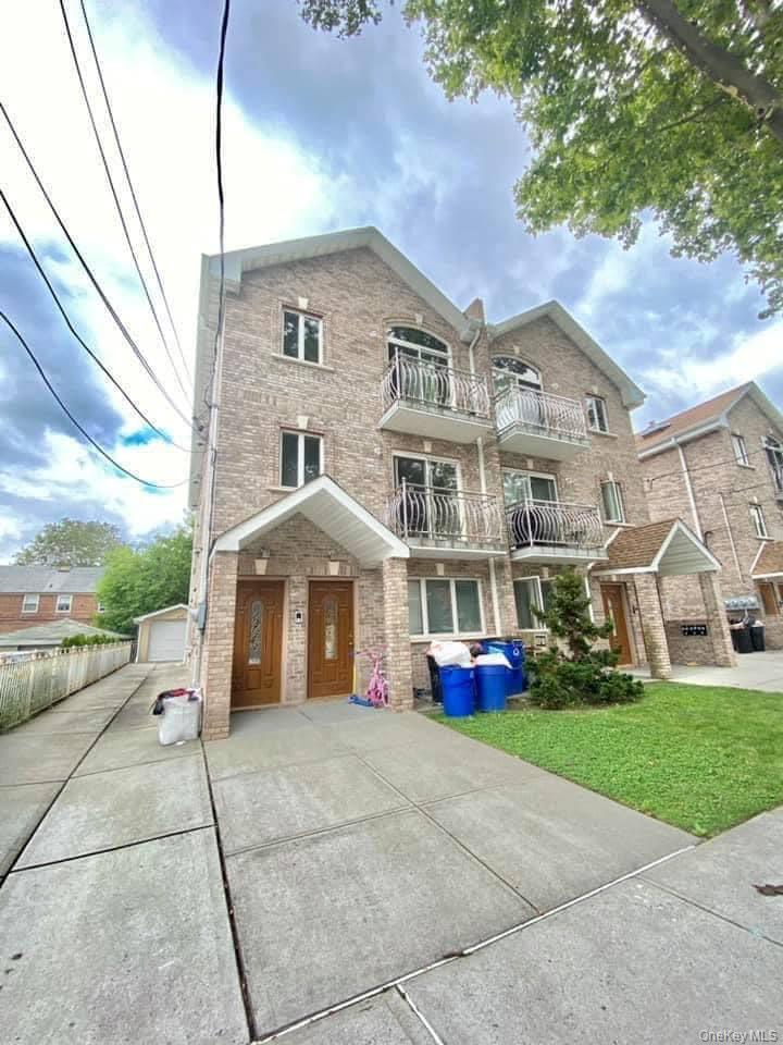 #1 photo, 4033 191st Street, Bayside , NY 11358