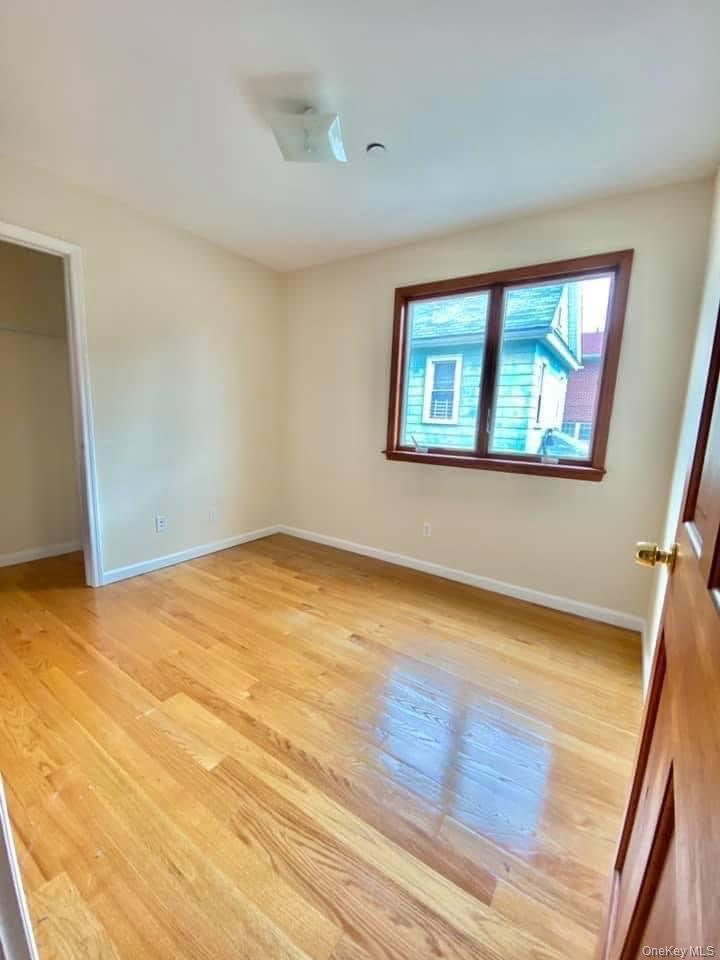 #4 photo, 4033 191st Street, Bayside , NY 11358