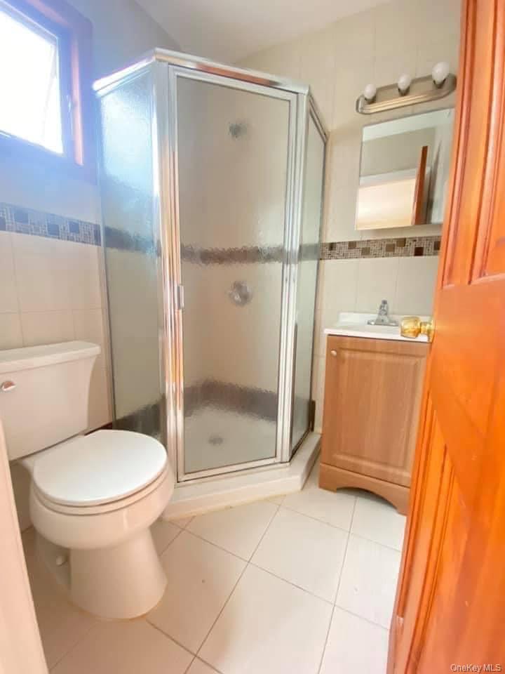 #6 photo, 4033 191st Street, Bayside , NY 11358