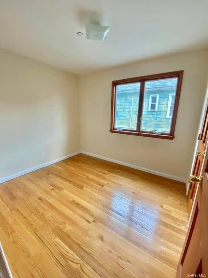 #7 photo, 4033 191st Street, Bayside , NY 11358