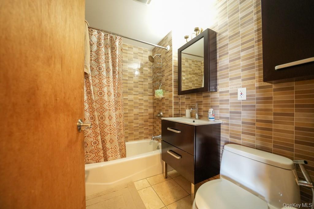 #8 photo, 311 Saint Nicholas Avenue, クイーンズ区 Ridgewood , NY 11385