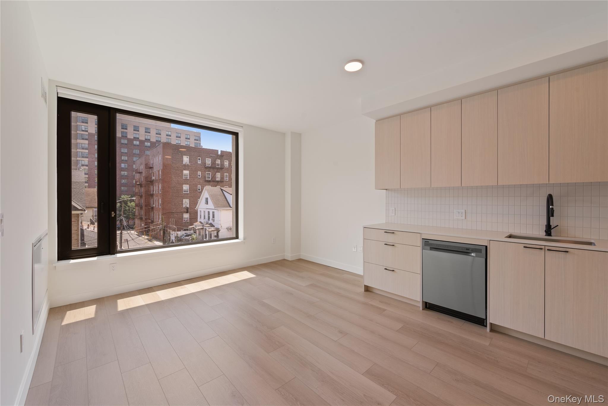 #8 photo, 15310 Unit 915 88th Avenue, Jamaica , NY 11432