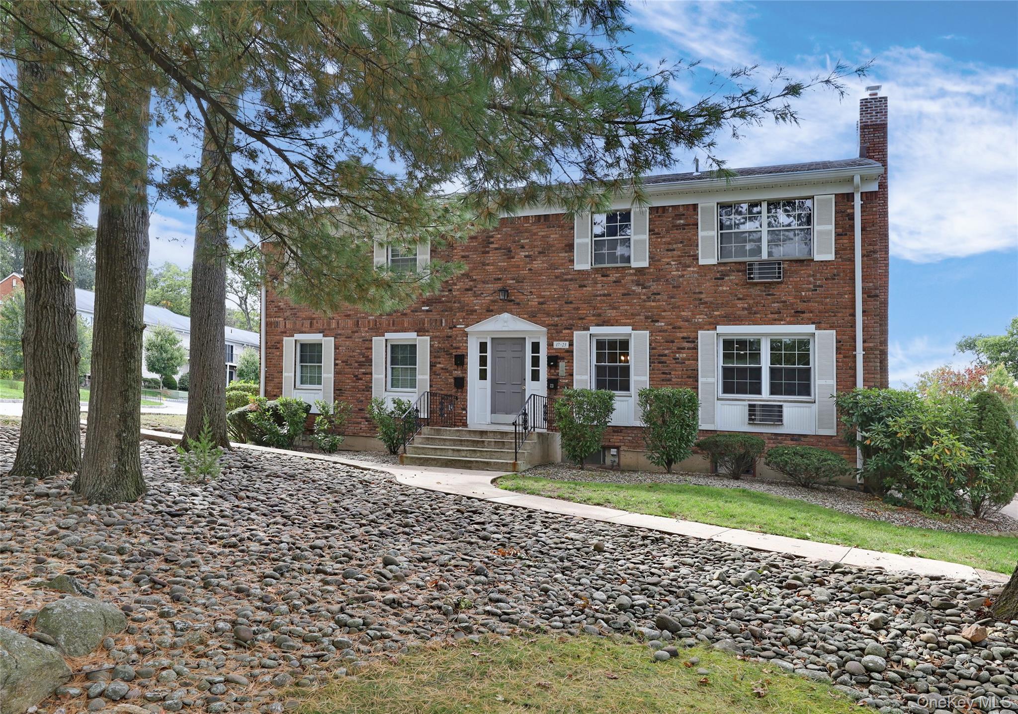 #1 photo, 19 Doxbury Lane, Suffern , NY 10901