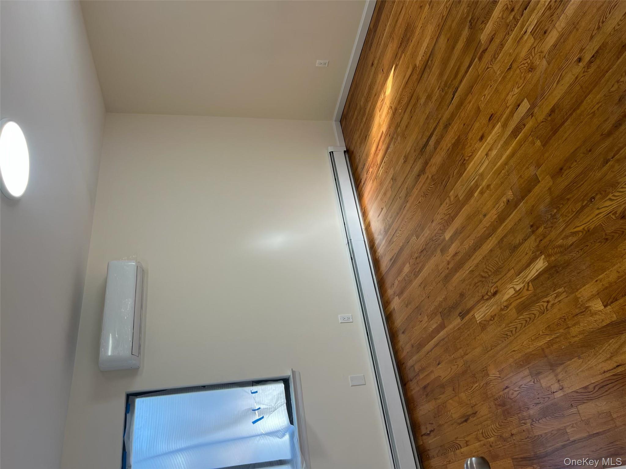 #5 photo, 211-37 46th Avenue, Bayside , NY 11361