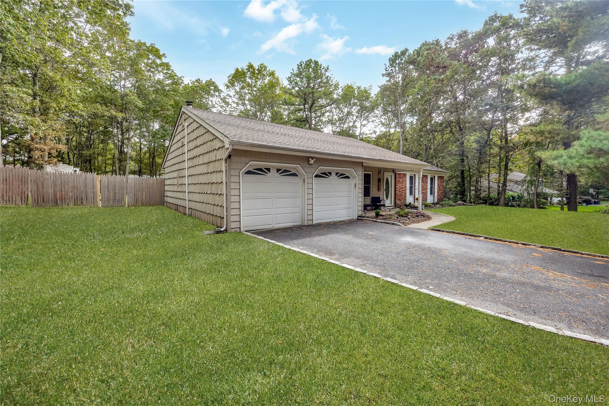 #2 photo, 11 Cobblestone Drive, サフォーク郡 Ridge , NY 11961