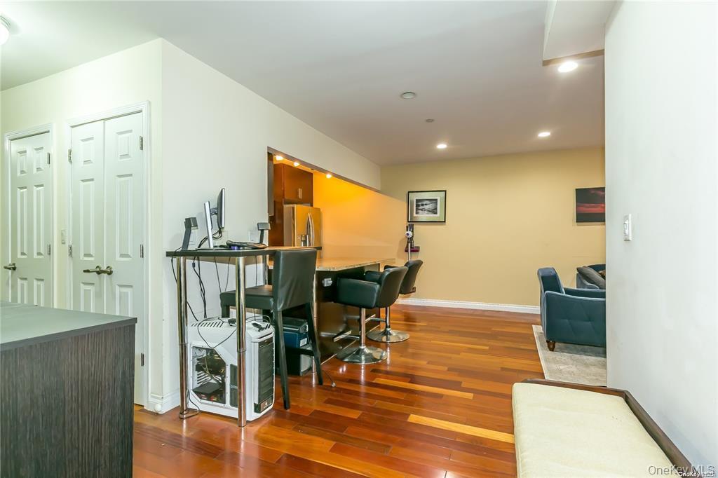 #4 photo, 7119 162nd Street, クイーンズ区 Fresh Meadows , NY 11365