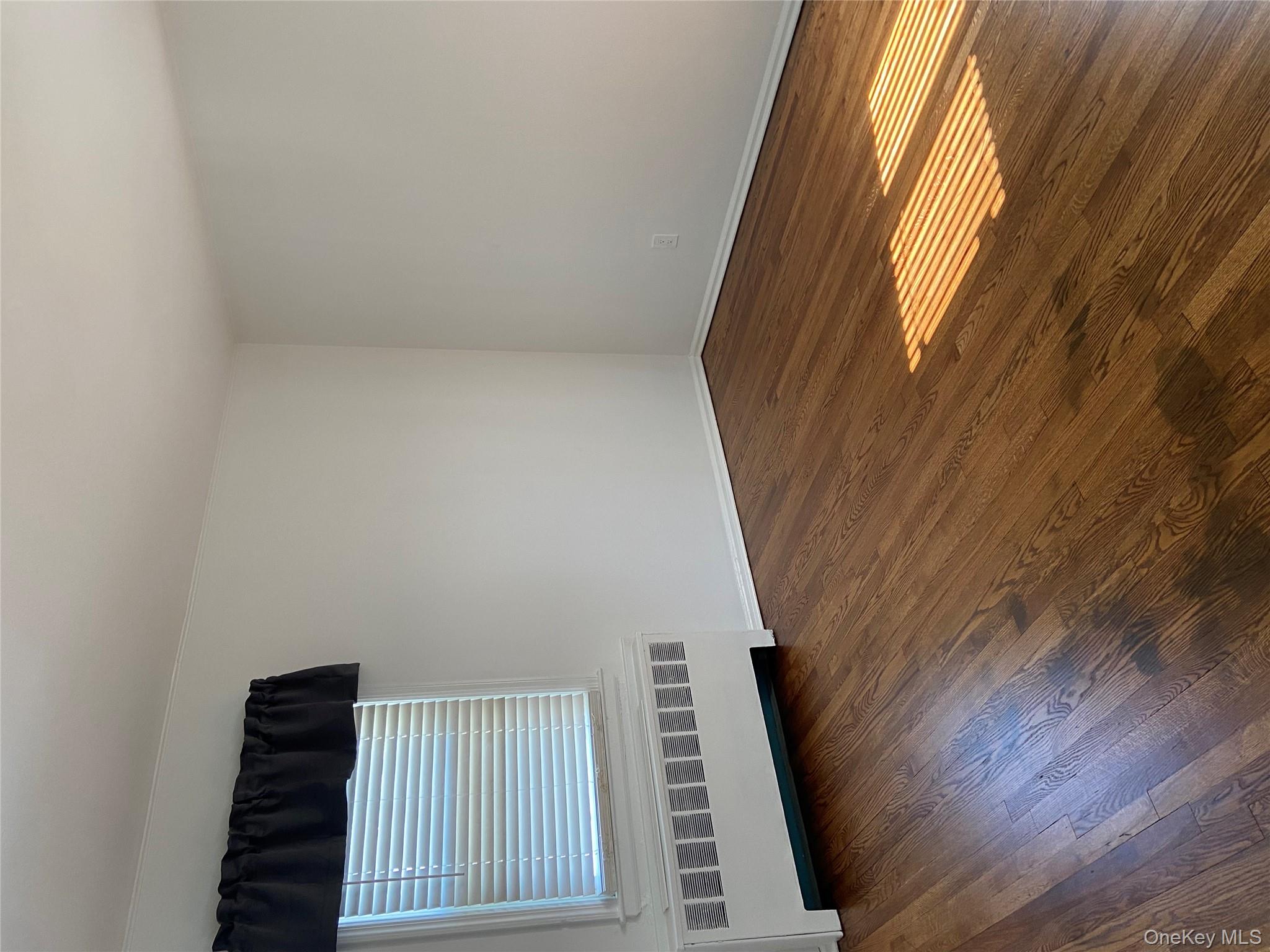 #10 photo, 18 Hitchcock Lane, Farmingdale , NY 11735