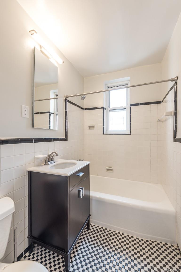 #7 photo, 1133 Midland Avenue, Bronxville , NY 10708