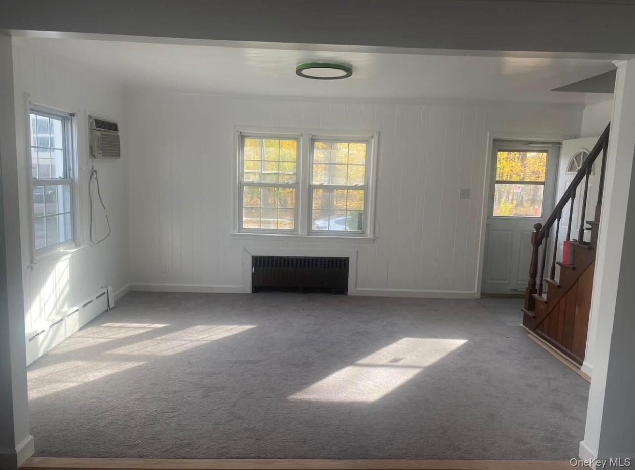 #2 photo, 211 Mineola Avenue, Carle Place , NY 11514