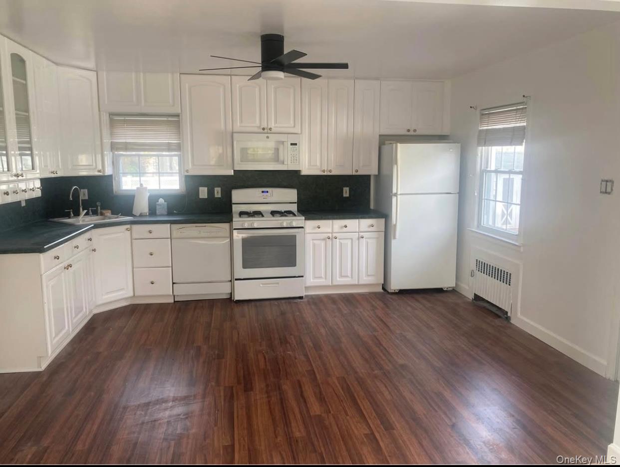 #3 photo, 211 Mineola Avenue, Carle Place , NY 11514