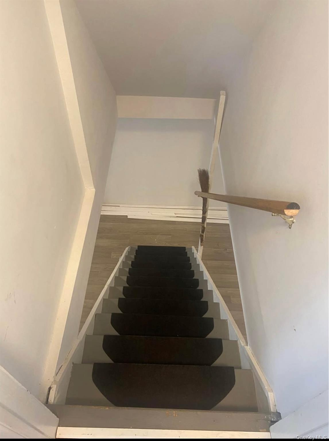 #7 photo, 211 Mineola Avenue, Carle Place , NY 11514