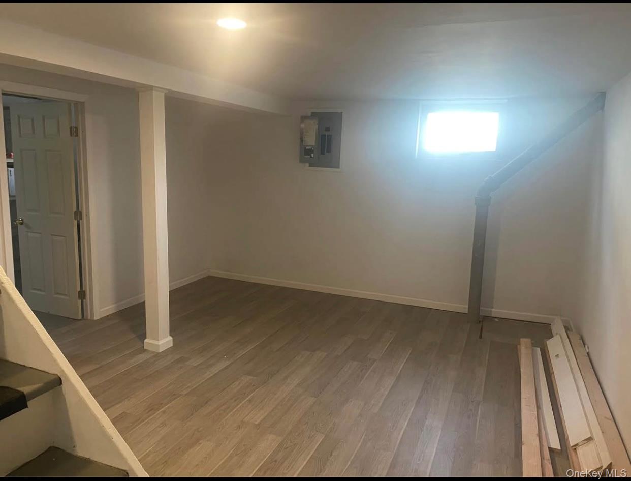 #8 photo, 211 Mineola Avenue, Carle Place , NY 11514